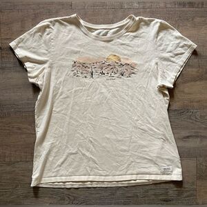 Life is Good women’s size XL cream crusher desert landscape cowboy print t-shirt